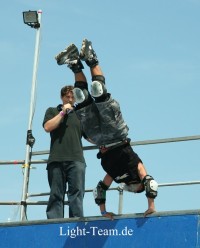 Gerry Handstand